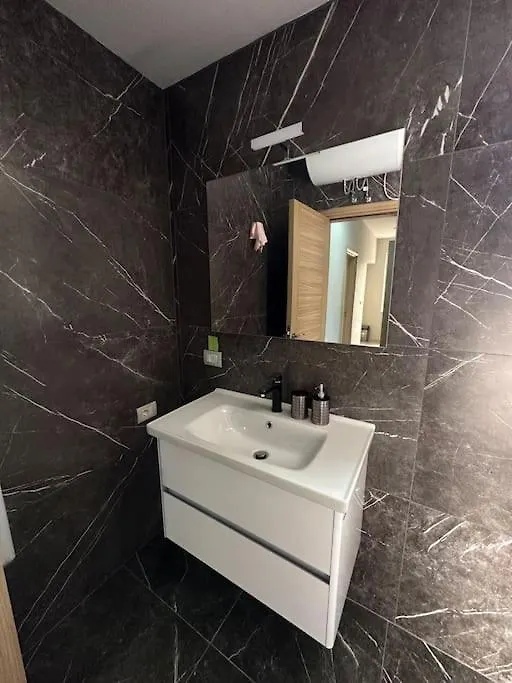 Modern Apartment In The Centre Τίρανα Αλβανία
